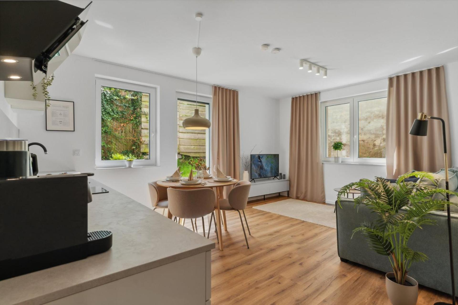Zwei Apartments Fuer Bis Zu 8 Personen Zentral, Modern, Mit Terrasse & Balkon Bielefeld Extérieur photo