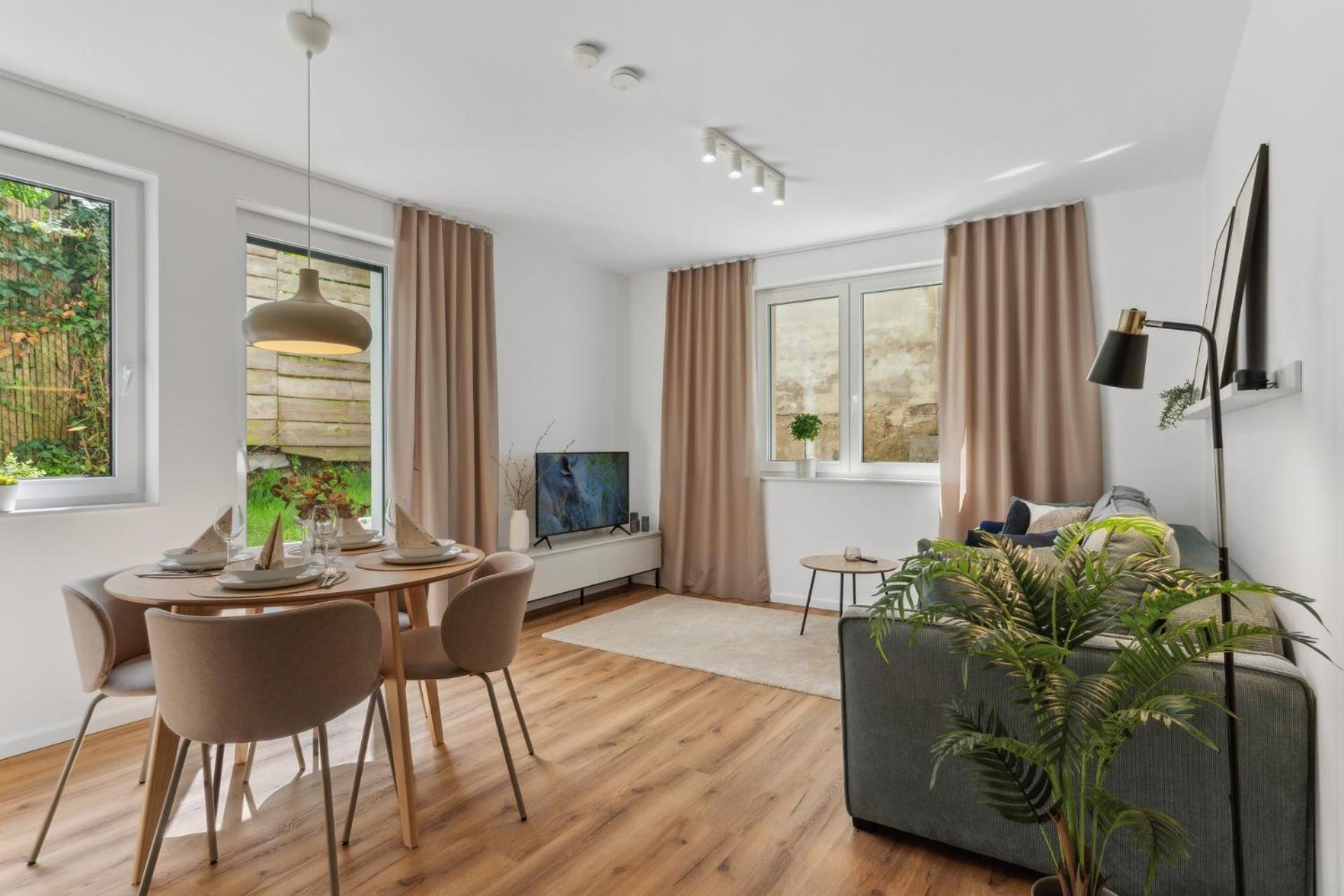 Zwei Apartments Fuer Bis Zu 8 Personen Zentral, Modern, Mit Terrasse & Balkon Bielefeld Extérieur photo