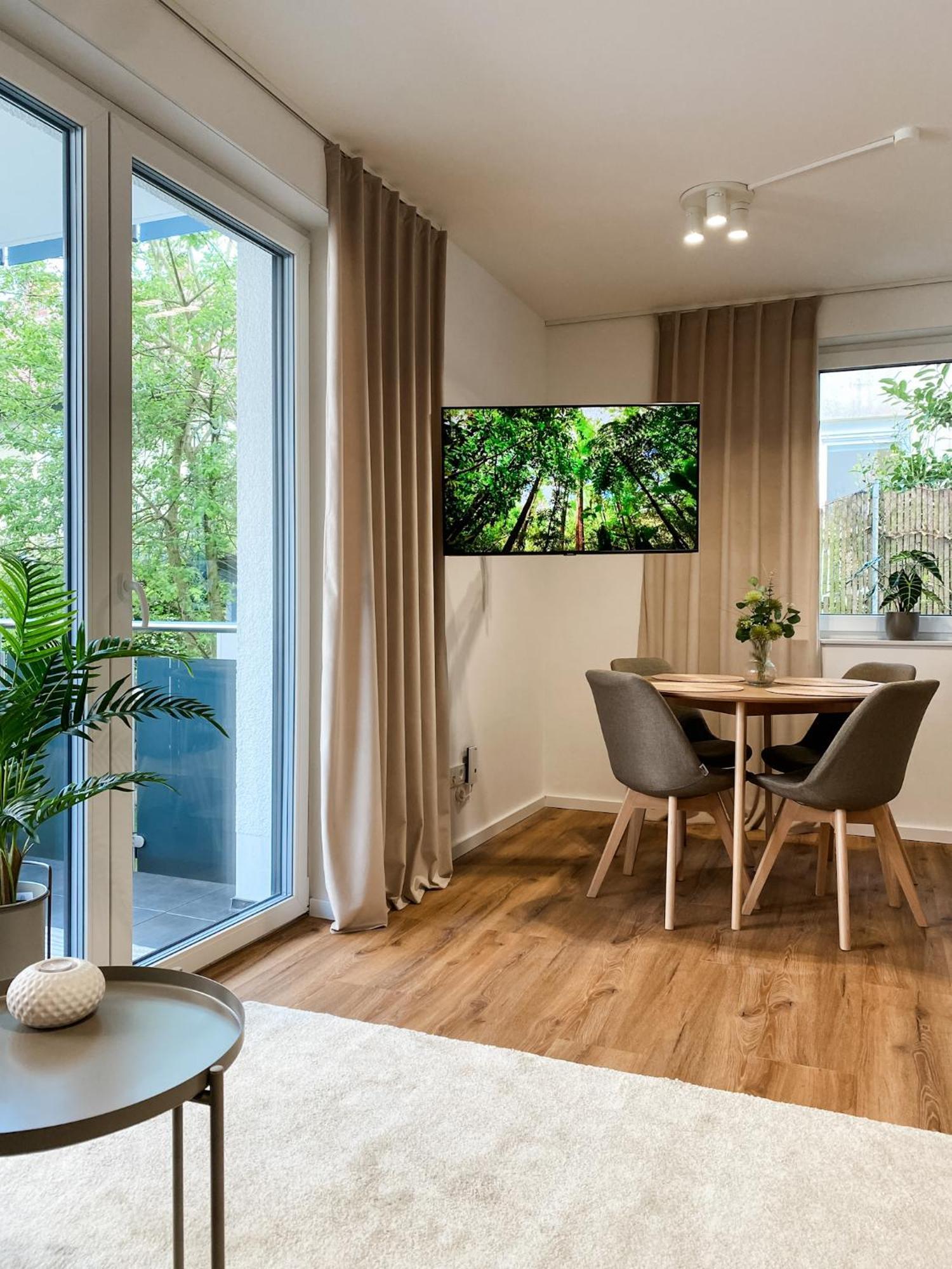 Zwei Apartments Fuer Bis Zu 8 Personen Zentral, Modern, Mit Terrasse & Balkon Bielefeld Extérieur photo