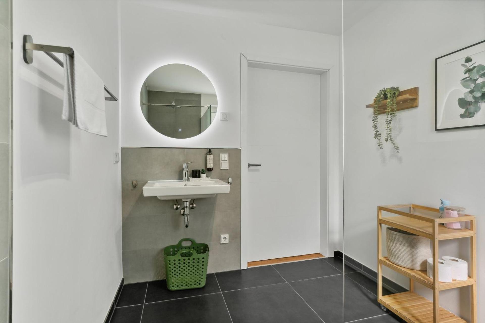 Zwei Apartments Fuer Bis Zu 8 Personen Zentral, Modern, Mit Terrasse & Balkon Bielefeld Extérieur photo