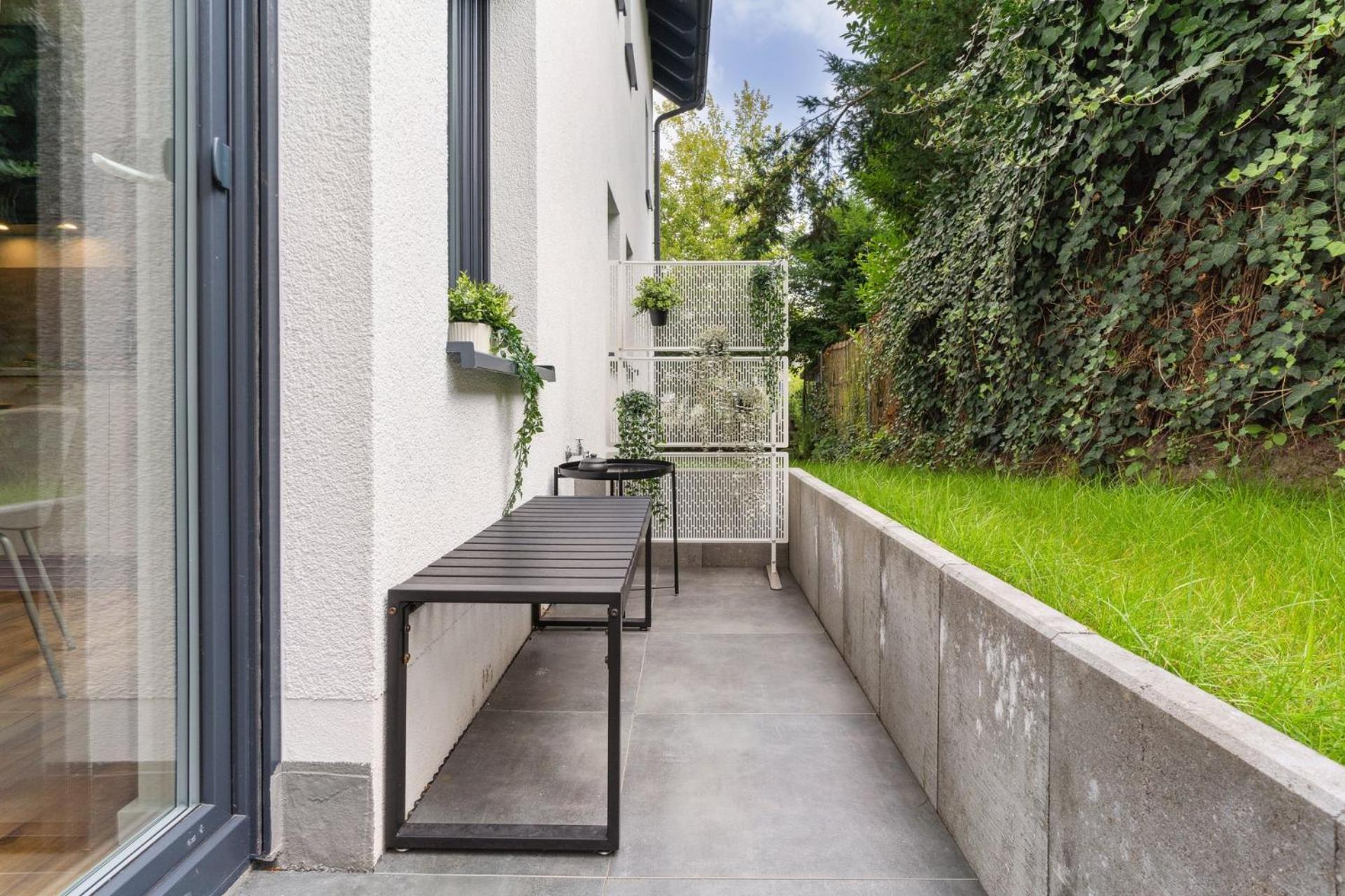 Zwei Apartments Fuer Bis Zu 8 Personen Zentral, Modern, Mit Terrasse & Balkon Bielefeld Extérieur photo
