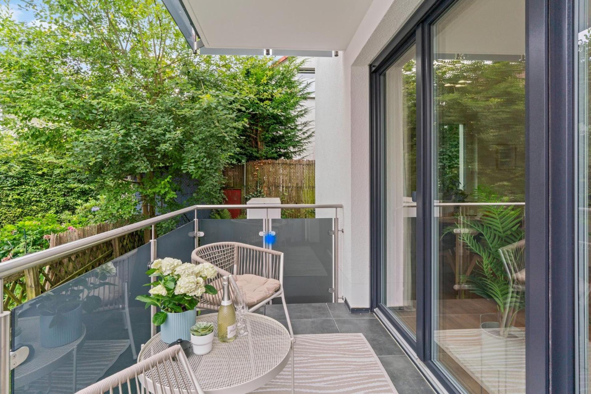 Zwei Apartments Fuer Bis Zu 8 Personen Zentral, Modern, Mit Terrasse & Balkon Bielefeld Extérieur photo